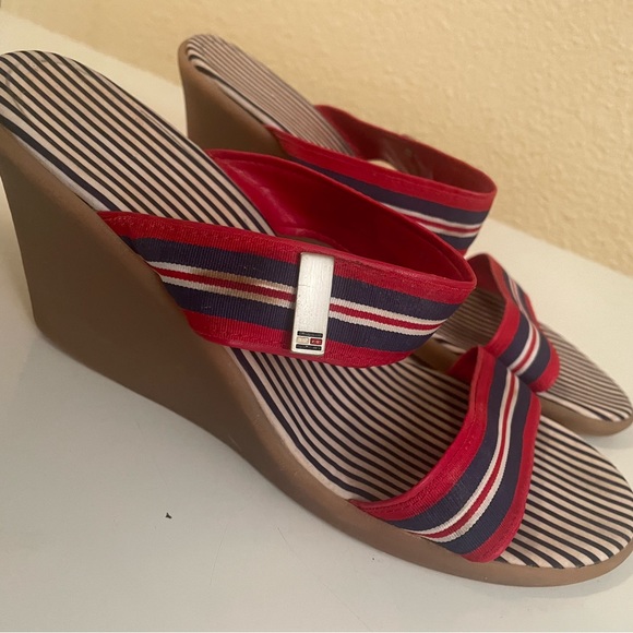 Tommy Hifinger Strappy 3 inches wedge - Picture 8 of 9